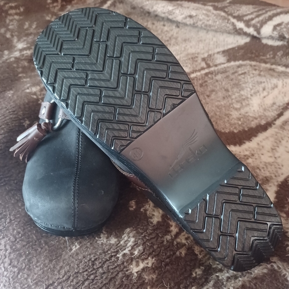 Dansko Shandi Black Suede Tassel Mules Clogs 174100202 Womens size41 91/2 new - Picture 6 of 10